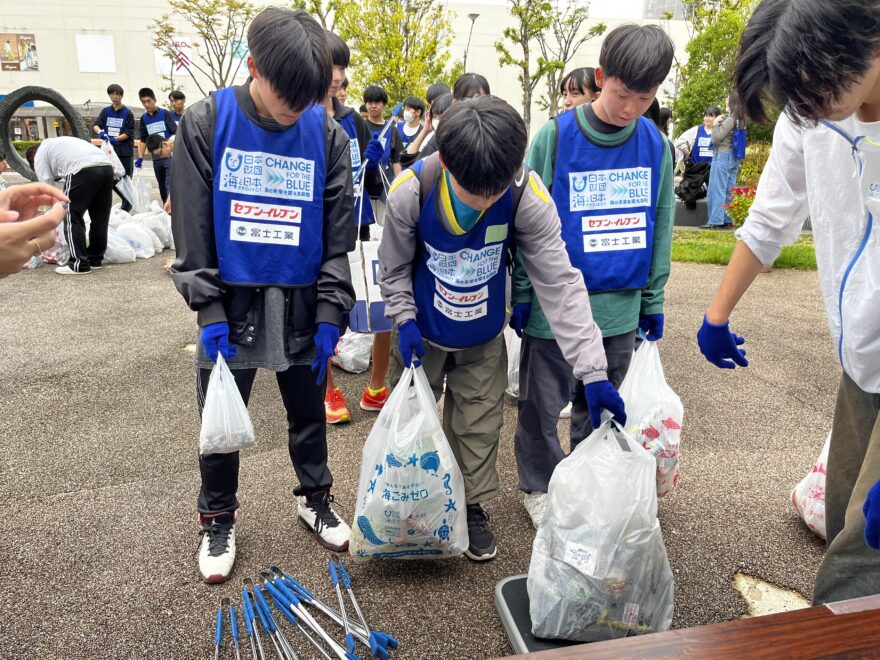 接戦を制したのは？海なし県長野の街なかで高校生たちが本気のごみ拾い！