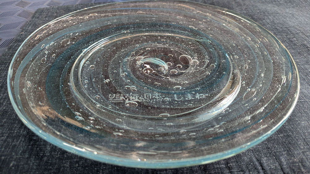 海と日本プロジェクトinしまね×川辺雅規（ガラス工房IZUMO）コラボ商品　島根の海をイメージしたガラスの器「海のうつわ」完成！